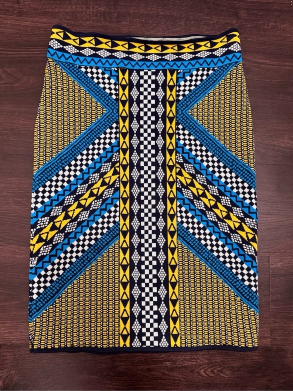BCBGMAXAZRIA Mixed Geo Motif Geometric Knit Pencil Skirt